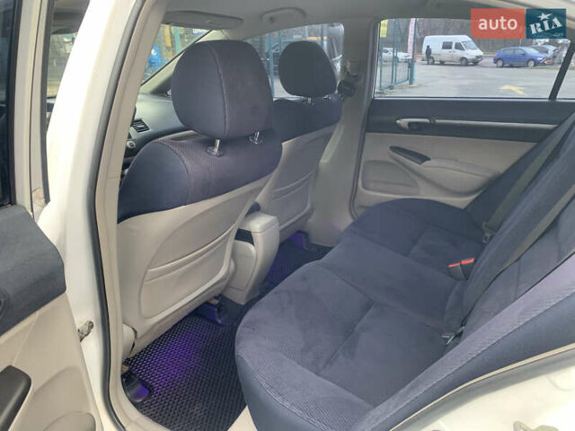 Белый Хонда Цивик, объемом двигателя 1.34 л и пробегом 206 тыс. км за 5950 $, фото 17 на Automoto.ua