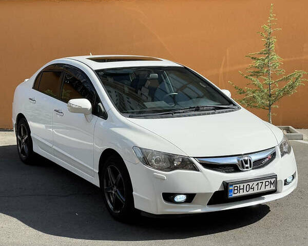Белый Хонда Цивик, объемом двигателя 1.8 л и пробегом 182 тыс. км за 9600 $, фото 1 на Automoto.ua