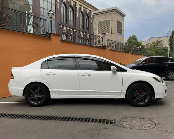 Белый Хонда Цивик, объемом двигателя 1.8 л и пробегом 182 тыс. км за 9600 $, фото 14 на Automoto.ua