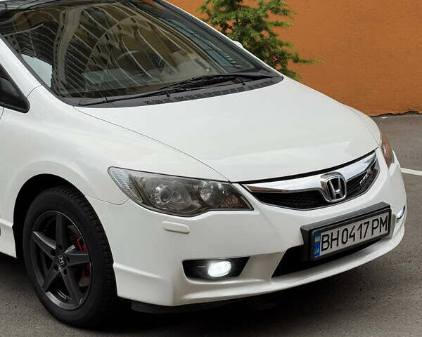 Белый Хонда Цивик, объемом двигателя 1.8 л и пробегом 182 тыс. км за 9600 $, фото 8 на Automoto.ua