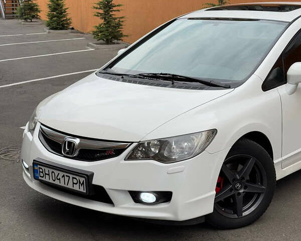 Белый Хонда Цивик, объемом двигателя 1.8 л и пробегом 182 тыс. км за 9600 $, фото 4 на Automoto.ua