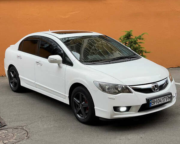 Белый Хонда Цивик, объемом двигателя 1.8 л и пробегом 182 тыс. км за 9600 $, фото 7 на Automoto.ua
