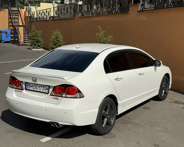 Белый Хонда Цивик, объемом двигателя 1.8 л и пробегом 182 тыс. км за 9600 $, фото 2 на Automoto.ua