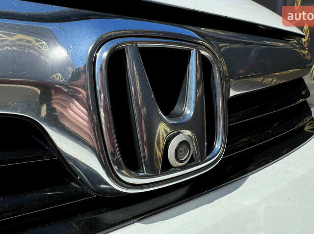 Белый Хонда Цивик, объемом двигателя 1.8 л и пробегом 187 тыс. км за 9999 $, фото 7 на Automoto.ua