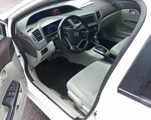Белый Хонда Цивик, объемом двигателя 1.8 л и пробегом 250 тыс. км за 7900 $, фото 2 на Automoto.ua