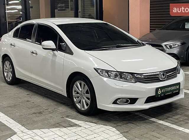 Белый Хонда Цивик, объемом двигателя 1.8 л и пробегом 233 тыс. км за 7999 $, фото 4 на Automoto.ua