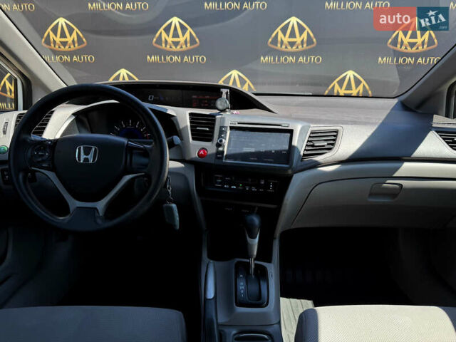 Белый Хонда Цивик, объемом двигателя 1.8 л и пробегом 187 тыс. км за 9999 $, фото 14 на Automoto.ua