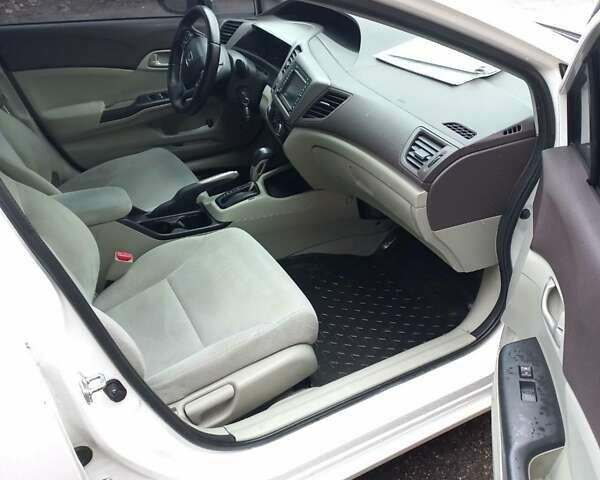 Белый Хонда Цивик, объемом двигателя 1.8 л и пробегом 250 тыс. км за 7900 $, фото 3 на Automoto.ua