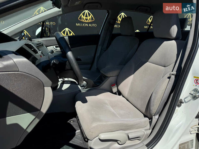 Белый Хонда Цивик, объемом двигателя 1.8 л и пробегом 187 тыс. км за 9999 $, фото 8 на Automoto.ua