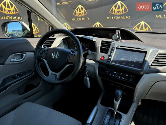 Белый Хонда Цивик, объемом двигателя 1.8 л и пробегом 187 тыс. км за 9999 $, фото 13 на Automoto.ua