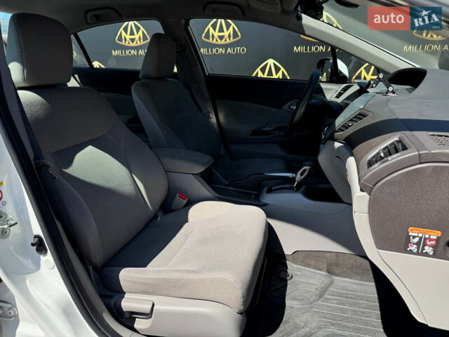 Белый Хонда Цивик, объемом двигателя 1.8 л и пробегом 187 тыс. км за 9999 $, фото 11 на Automoto.ua