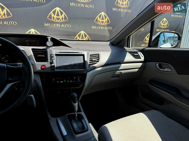 Белый Хонда Цивик, объемом двигателя 1.8 л и пробегом 187 тыс. км за 9999 $, фото 15 на Automoto.ua