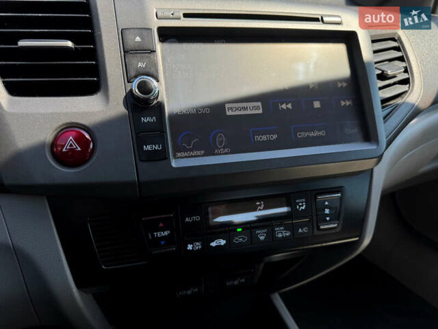 Белый Хонда Цивик, объемом двигателя 1.8 л и пробегом 187 тыс. км за 9999 $, фото 25 на Automoto.ua