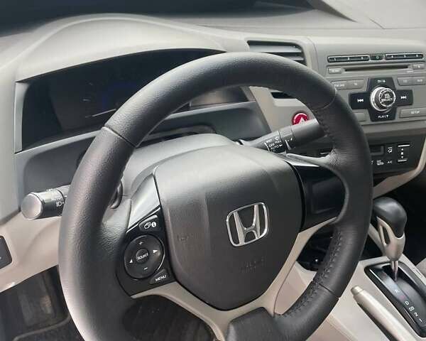 Белый Хонда Цивик, объемом двигателя 1.8 л и пробегом 165 тыс. км за 10500 $, фото 5 на Automoto.ua