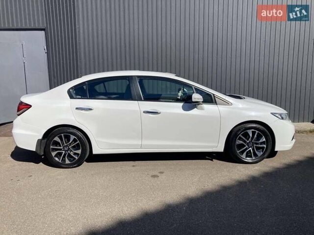 Хонда Цивик 2013 в Чернигове на Automoto.ua Белый Хонда Цивик, объемом двигателя 1.8 л и пробегом 227 тыс. км за 9000 $, фото 2 на Automoto.ua