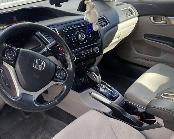 Хонда Цивик 2013 в Чернигове на Automoto.ua Белый Хонда Цивик, объемом двигателя 1.8 л и пробегом 227 тыс. км за 9000 $, фото 5 на Automoto.ua