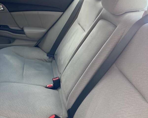 Хонда Цивик 2013 в Чернигове на Automoto.ua Белый Хонда Цивик, объемом двигателя 1.8 л и пробегом 227 тыс. км за 9000 $, фото 10 на Automoto.ua