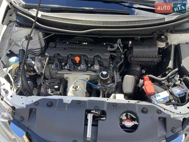 Хонда Цивик 2013 в Чернигове на Automoto.ua Белый Хонда Цивик, объемом двигателя 1.8 л и пробегом 227 тыс. км за 9000 $, фото 8 на Automoto.ua