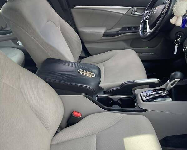 Хонда Цивик 2013 в Чернигове на Automoto.ua Белый Хонда Цивик, объемом двигателя 1.8 л и пробегом 227 тыс. км за 9000 $, фото 7 на Automoto.ua