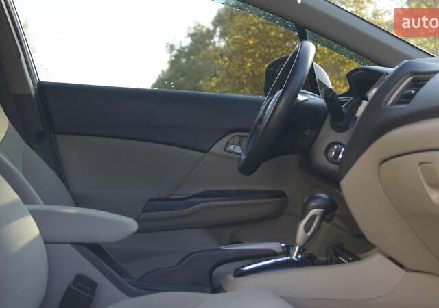 Белый Хонда Цивик, объемом двигателя 1.8 л и пробегом 90 тыс. км за 9500 $, фото 16 на Automoto.ua