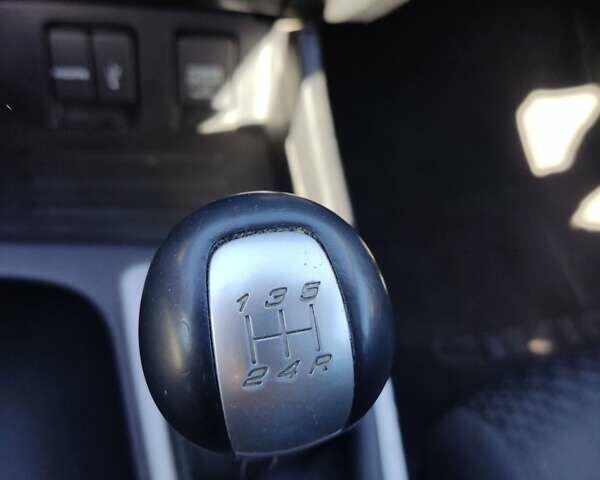 Хонда Цивик 2014 в Чернигове на Automoto.ua Белый Хонда Цивик, объемом двигателя 1.8 л и пробегом 168 тыс. км за 9900 $, фото 21 на Automoto.ua