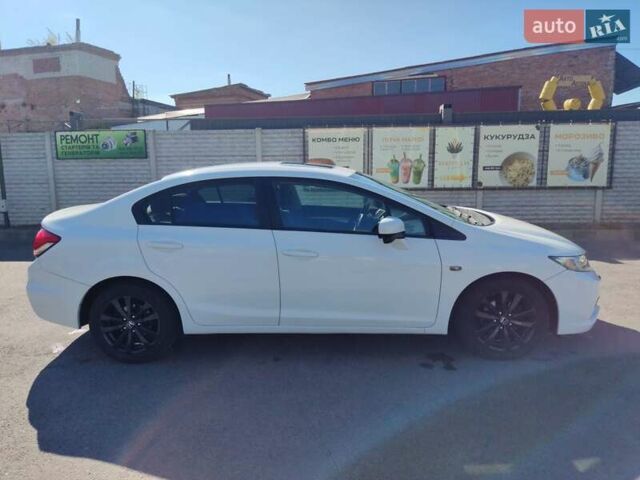 Хонда Цивик 2014 в Чернигове на Automoto.ua Белый Хонда Цивик, объемом двигателя 1.8 л и пробегом 168 тыс. км за 9900 $, фото 5 на Automoto.ua