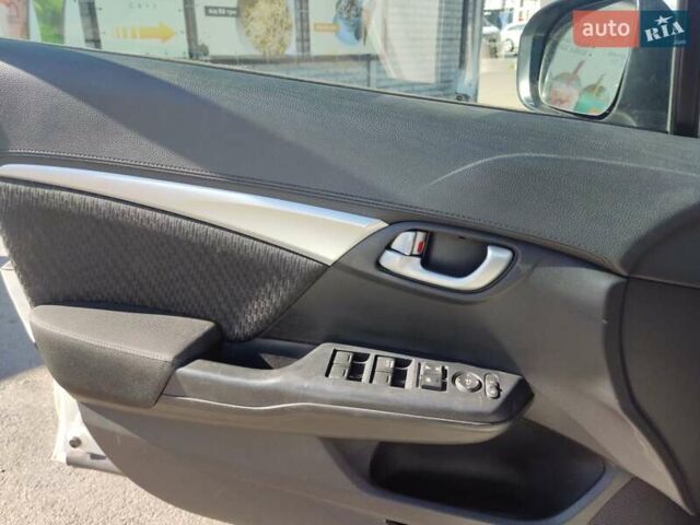 Хонда Цивик 2014 в Чернигове на Automoto.ua Белый Хонда Цивик, объемом двигателя 1.8 л и пробегом 168 тыс. км за 9900 $, фото 28 на Automoto.ua