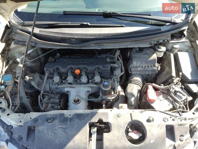 Хонда Цивик 2014 в Чернигове на Automoto.ua Белый Хонда Цивик, объемом двигателя 1.8 л и пробегом 168 тыс. км за 9900 $, фото 34 на Automoto.ua