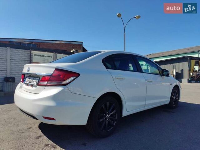 Хонда Цивик 2014 в Чернигове на Automoto.ua Белый Хонда Цивик, объемом двигателя 1.8 л и пробегом 168 тыс. км за 9900 $, фото 4 на Automoto.ua