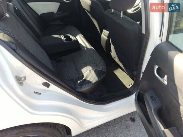 Хонда Цивик 2014 в Чернигове на Automoto.ua Белый Хонда Цивик, объемом двигателя 1.8 л и пробегом 168 тыс. км за 9900 $, фото 32 на Automoto.ua