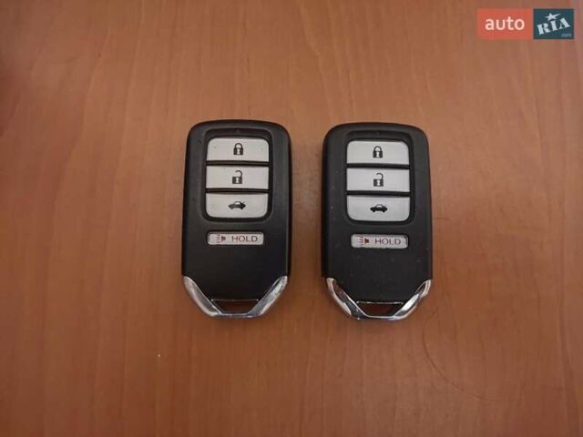 Хонда Цивик 2014 в Чернигове на Automoto.ua Белый Хонда Цивик, объемом двигателя 1.8 л и пробегом 168 тыс. км за 9900 $, фото 42 на Automoto.ua