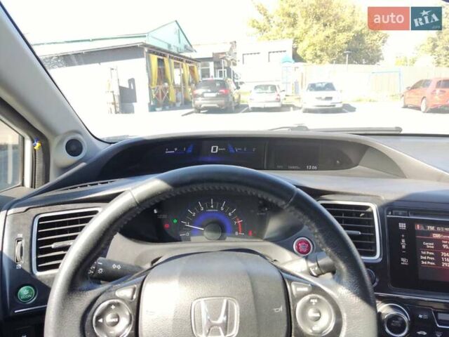 Хонда Цивик 2014 в Чернигове на Automoto.ua Белый Хонда Цивик, объемом двигателя 1.8 л и пробегом 168 тыс. км за 9900 $, фото 13 на Automoto.ua