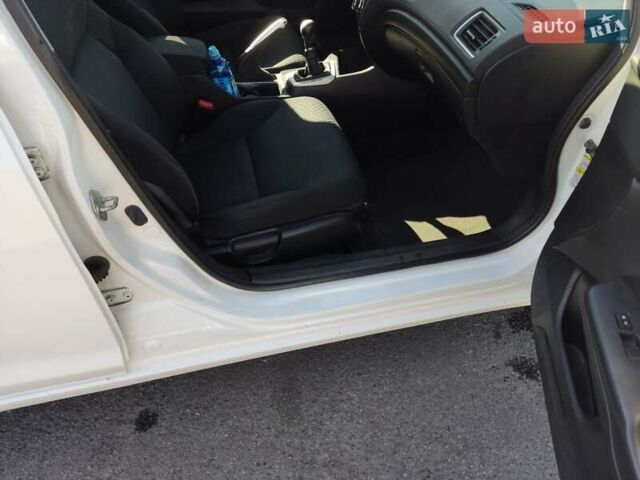 Хонда Цивик 2014 в Чернигове на Automoto.ua Белый Хонда Цивик, объемом двигателя 1.8 л и пробегом 168 тыс. км за 9900 $, фото 30 на Automoto.ua