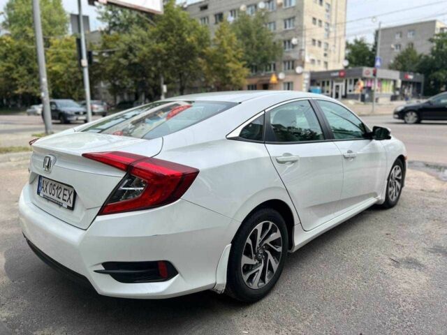 Белый Хонда Цивик, объемом двигателя 2 л и пробегом 95 тыс. км за 11800 $, фото 13 на Automoto.ua