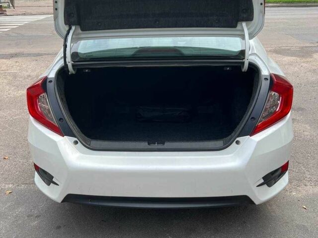 Белый Хонда Цивик, объемом двигателя 2 л и пробегом 95 тыс. км за 11800 $, фото 11 на Automoto.ua