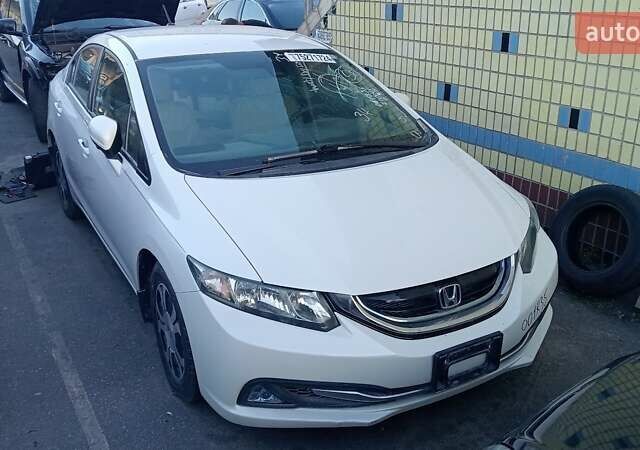 Хонда Цивик 2015 в Киеве на Automoto.ua Белый Хонда Цивик, объемом двигателя 1.5 л и пробегом 56 тыс. км за 5850 $, фото 1 на Automoto.ua