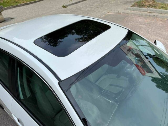 Белый Хонда Цивик, объемом двигателя 2 л и пробегом 95 тыс. км за 11800 $, фото 1 на Automoto.ua