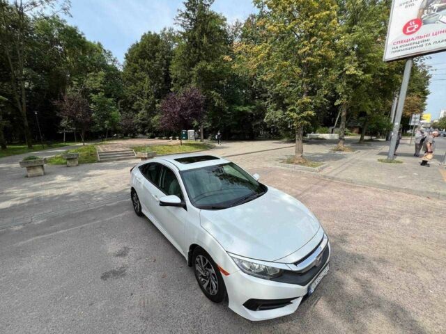 Белый Хонда Цивик, объемом двигателя 2 л и пробегом 95 тыс. км за 11800 $, фото 5 на Automoto.ua