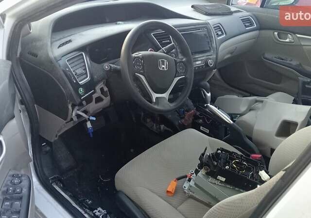 Хонда Цивик 2015 в Киеве на Automoto.ua Белый Хонда Цивик, объемом двигателя 1.5 л и пробегом 56 тыс. км за 5850 $, фото 2 на Automoto.ua