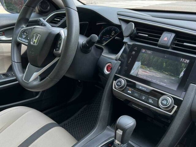 Белый Хонда Цивик, объемом двигателя 2 л и пробегом 95 тыс. км за 11800 $, фото 4 на Automoto.ua