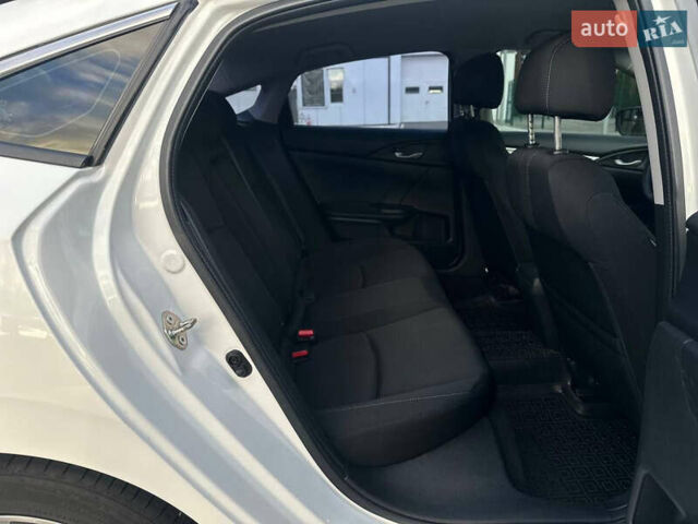 Белый Хонда Цивик, объемом двигателя 2 л и пробегом 153 тыс. км за 12950 $, фото 35 на Automoto.ua