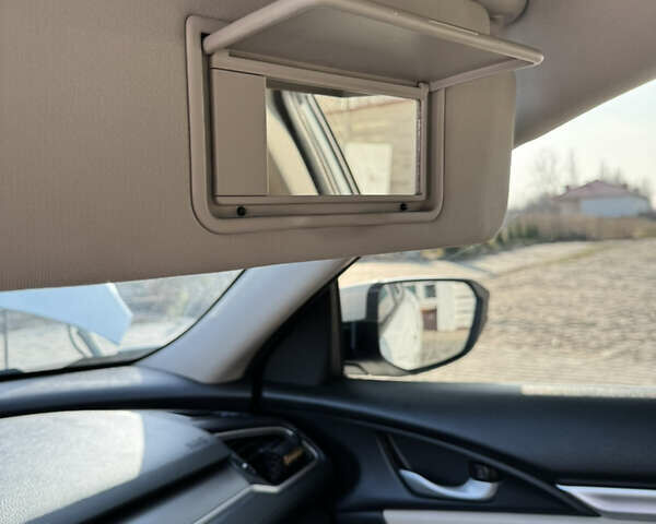 Белый Хонда Цивик, объемом двигателя 2 л и пробегом 101 тыс. км за 13800 $, фото 8 на Automoto.ua