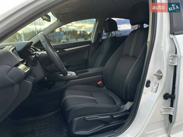 Белый Хонда Цивик, объемом двигателя 2 л и пробегом 153 тыс. км за 12950 $, фото 30 на Automoto.ua