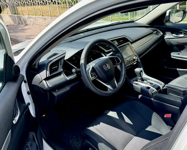 Білий Хонда Сівік, об'ємом двигуна 2 л та пробігом 103 тис. км за 12900 $, фото 6 на Automoto.ua