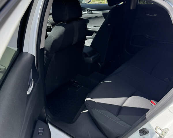 Білий Хонда Сівік, об'ємом двигуна 2 л та пробігом 103 тис. км за 12900 $, фото 7 на Automoto.ua