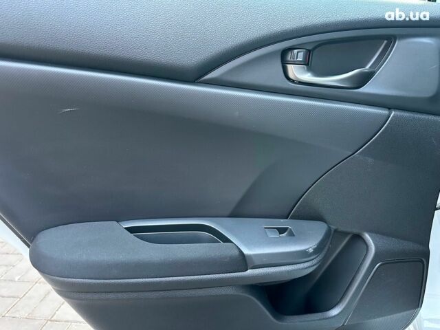 Белый Хонда Цивик, объемом двигателя 1.5 л и пробегом 76 тыс. км за 13490 $, фото 15 на Automoto.ua