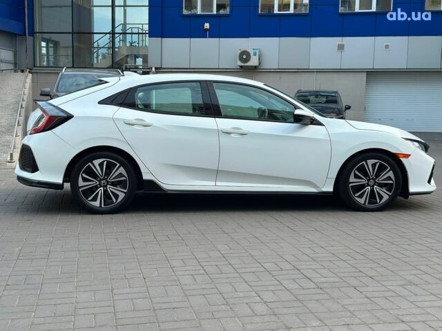 Белый Хонда Цивик, объемом двигателя 1.5 л и пробегом 76 тыс. км за 13490 $, фото 6 на Automoto.ua