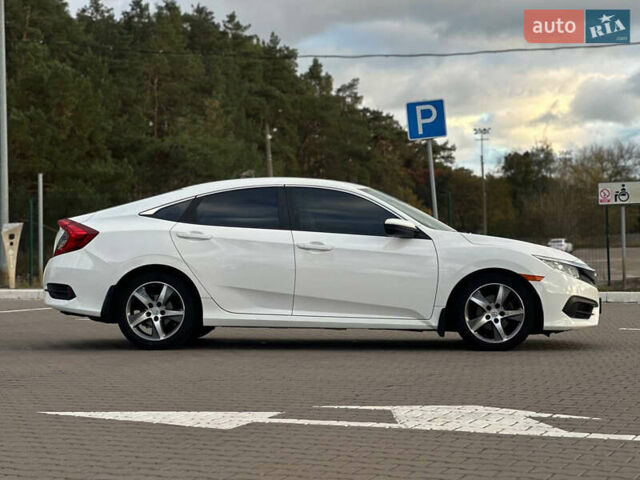 Белый Хонда Цивик, объемом двигателя 2 л и пробегом 153 тыс. км за 12950 $, фото 13 на Automoto.ua
