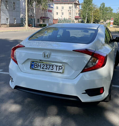 Белый Хонда Цивик, объемом двигателя 2 л и пробегом 67 тыс. км за 13900 $, фото 16 на Automoto.ua