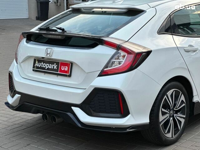 Белый Хонда Цивик, объемом двигателя 1.5 л и пробегом 76 тыс. км за 13490 $, фото 10 на Automoto.ua